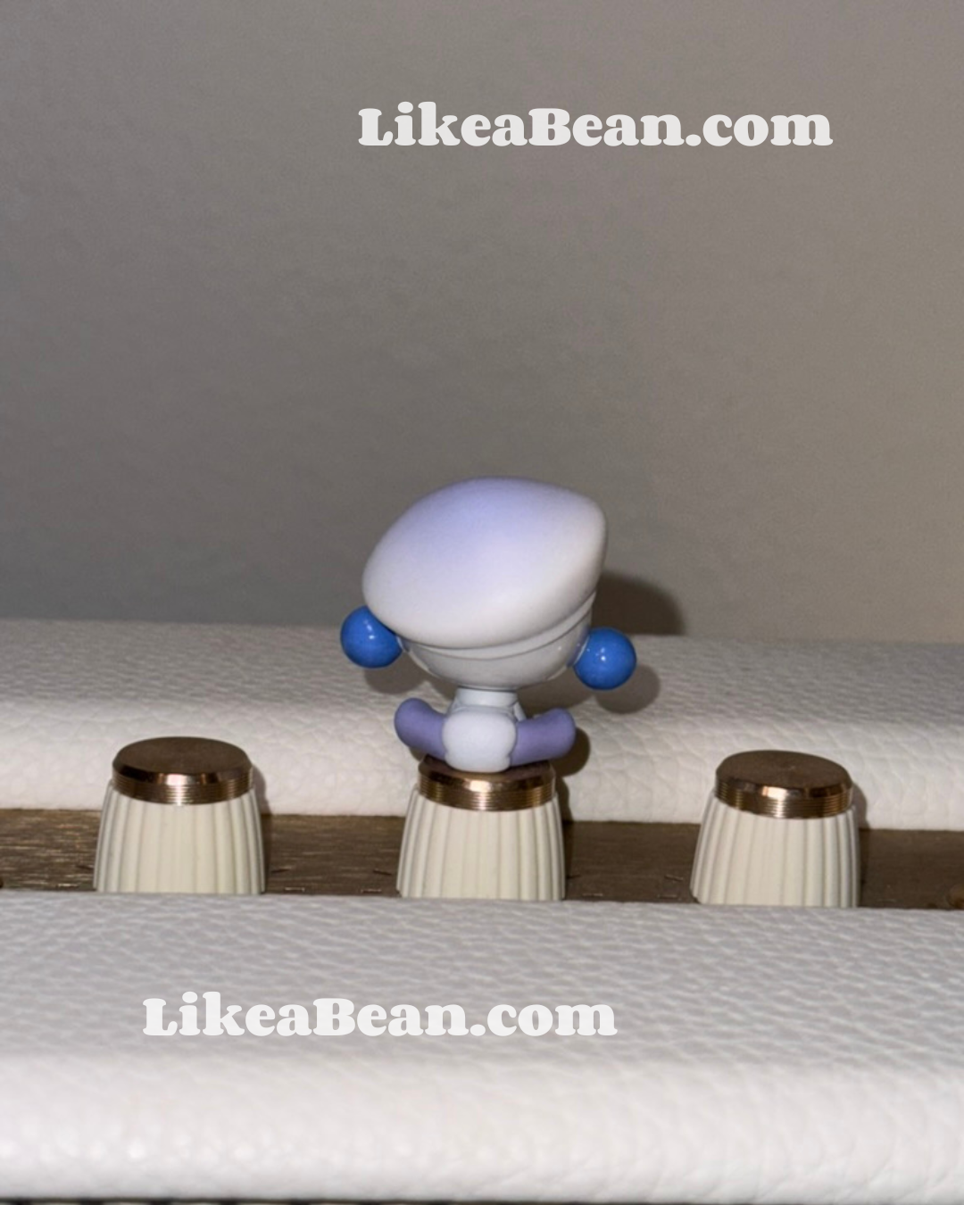 Pop Bean Skullpanda Meditator (Shanghai City limited Edition) - Skullpanda Meditator