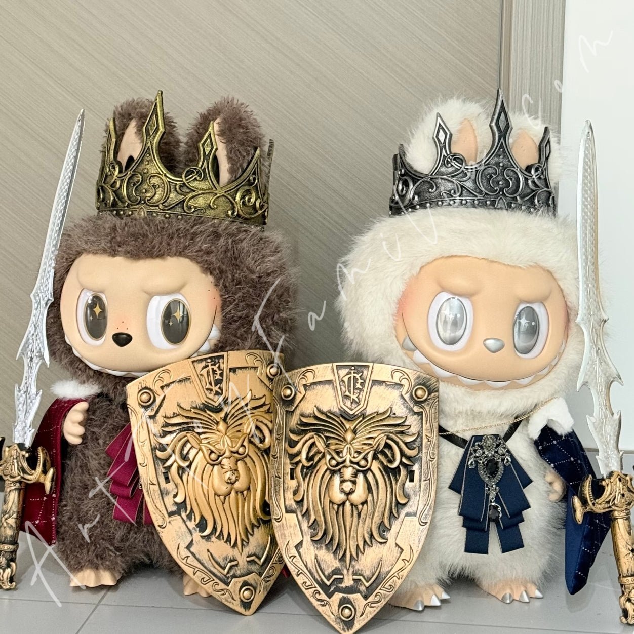 Art Toy Familia - Doll Cloth Throne Defender Kit - 074 Cloth Only No Doll Red Ver.