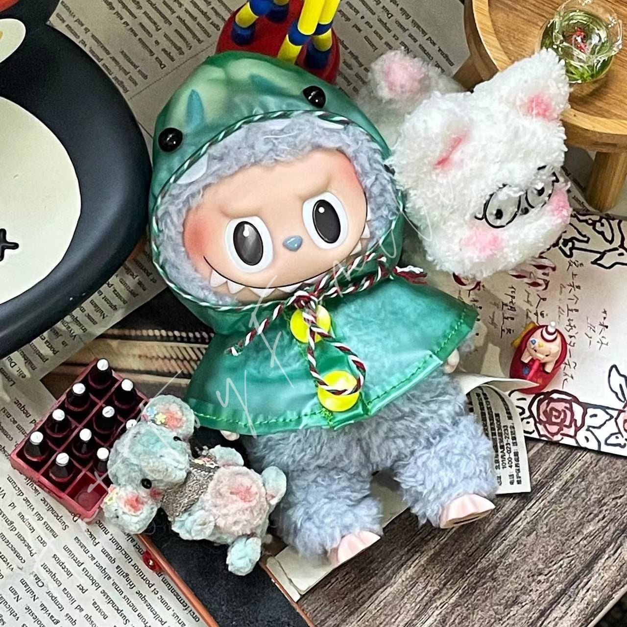 Art Toy Familia - Doll Cloth DripDrop Critter Raincoat - 053 Dinosaur Cloth Only No Doll