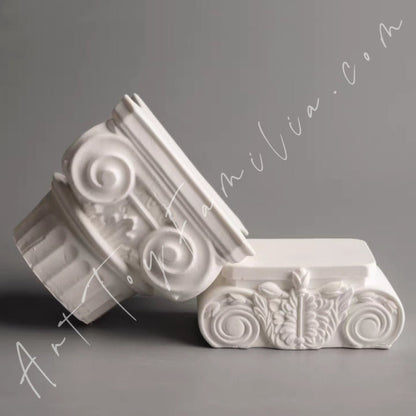 Art Toy Familia - Classical Pedestal Blindbox Display Base - 151 Base Only No Doll A