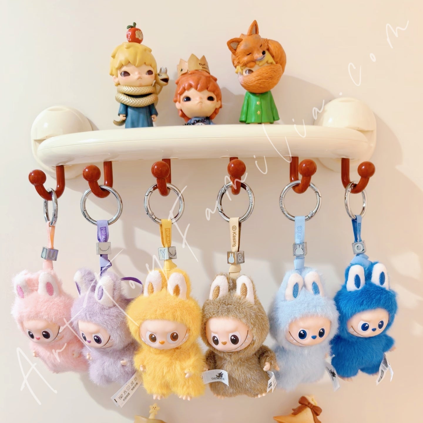 Art Toy Familia - Doll Round & Plump Hook Blindbox Display - 140 Hook Only No Doll White Ver.
