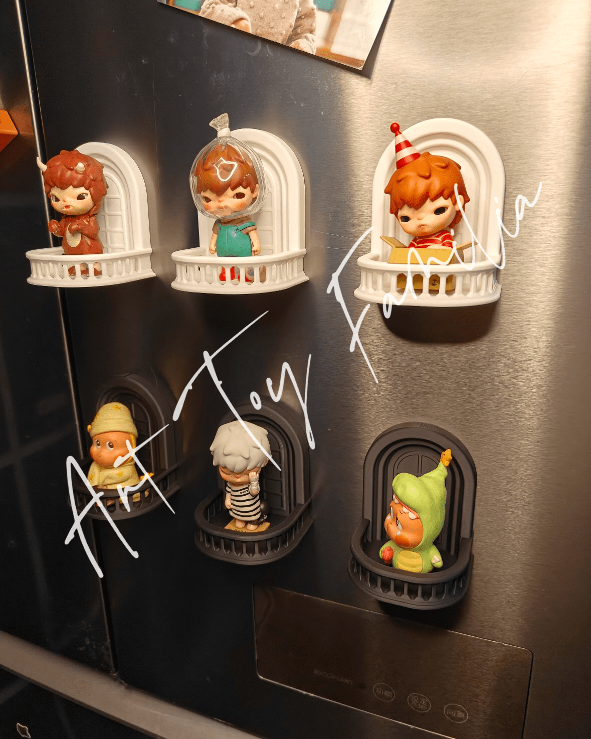 Art Toy Familia - Doll Balcony Fridge Magnet Blindbox Display - 144 Fridge Magnet Only No Doll White Ver.