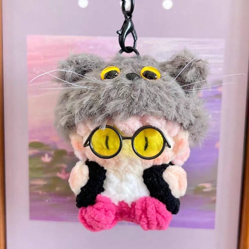 Art Toy Familia - Bigbang G - Dragon Crochet Doll Keychain, Kpop Handmade Chibi Amigurumi Doll Gift, C010 Cat Hat