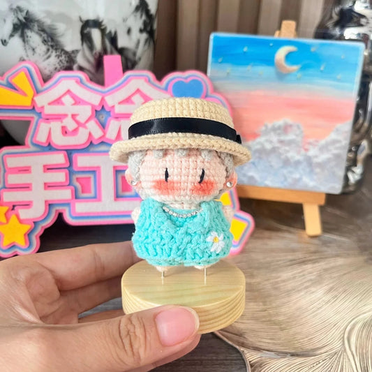 Art Toy Familia - Bigbang G - Dragon Crochet Desk Decor & Keychain, Kpop Handmade Chibi Amigurumi Desk Decor Gift, C011 Green Suit Desk Decor (With Stand)