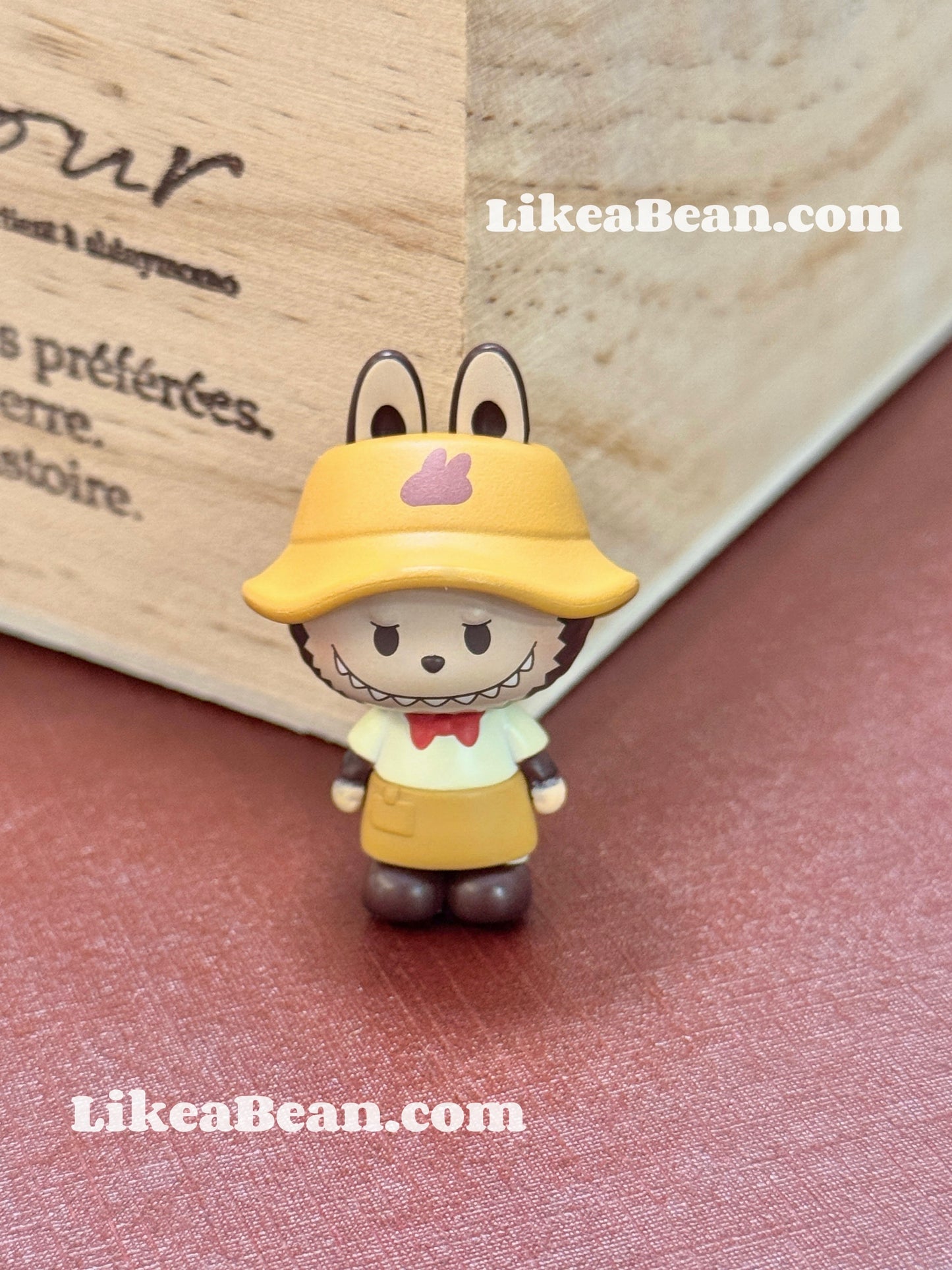 Pop Bean Coffee Factory Series (Standing) - Labubu