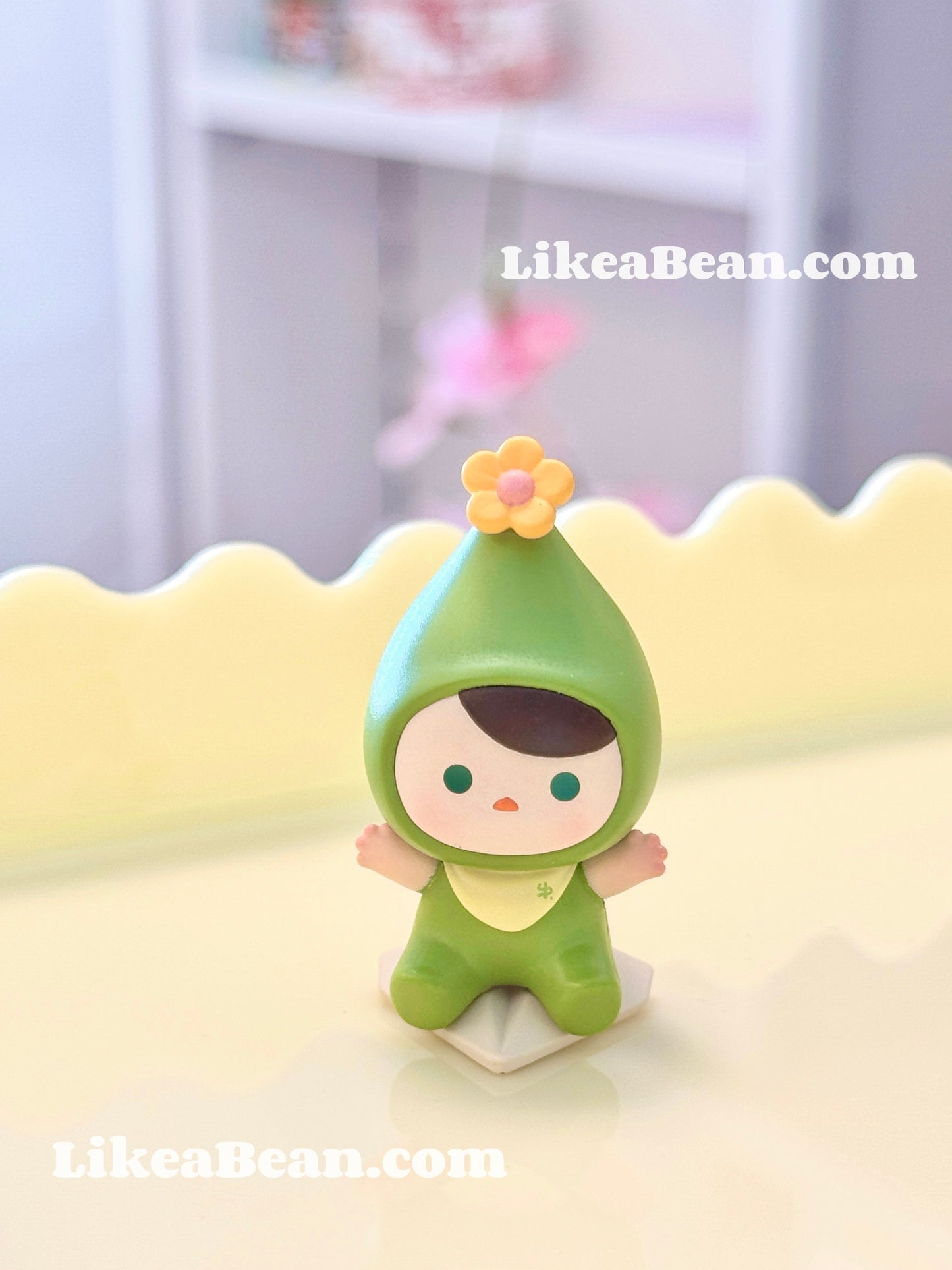 Pop Bean Going Outing With Me Series - Pucky Ride the Paper Plane