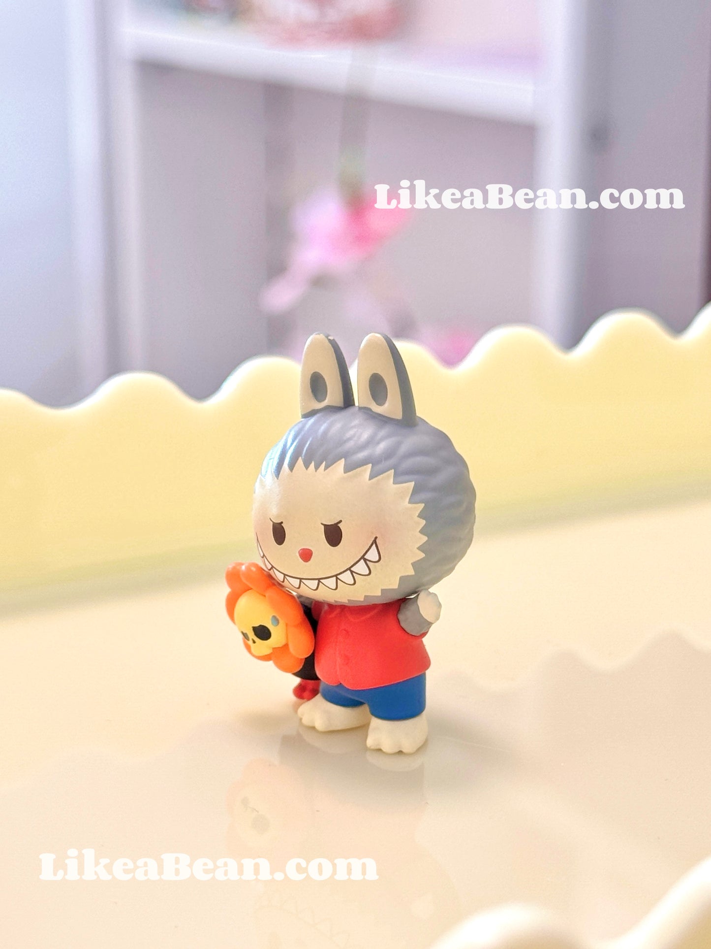 Pop Bean Going Outing With Me Series - Labubu Hugging Breeze