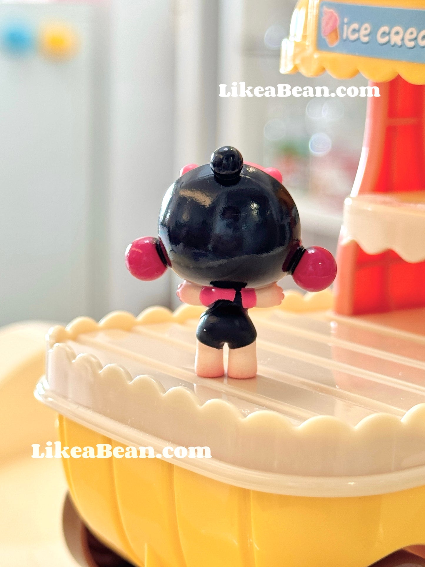 Pop Bean Hugging Series - Skullpanda Good Night