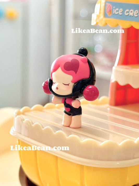 Pop Bean Hugging Series - Skullpanda Good Night