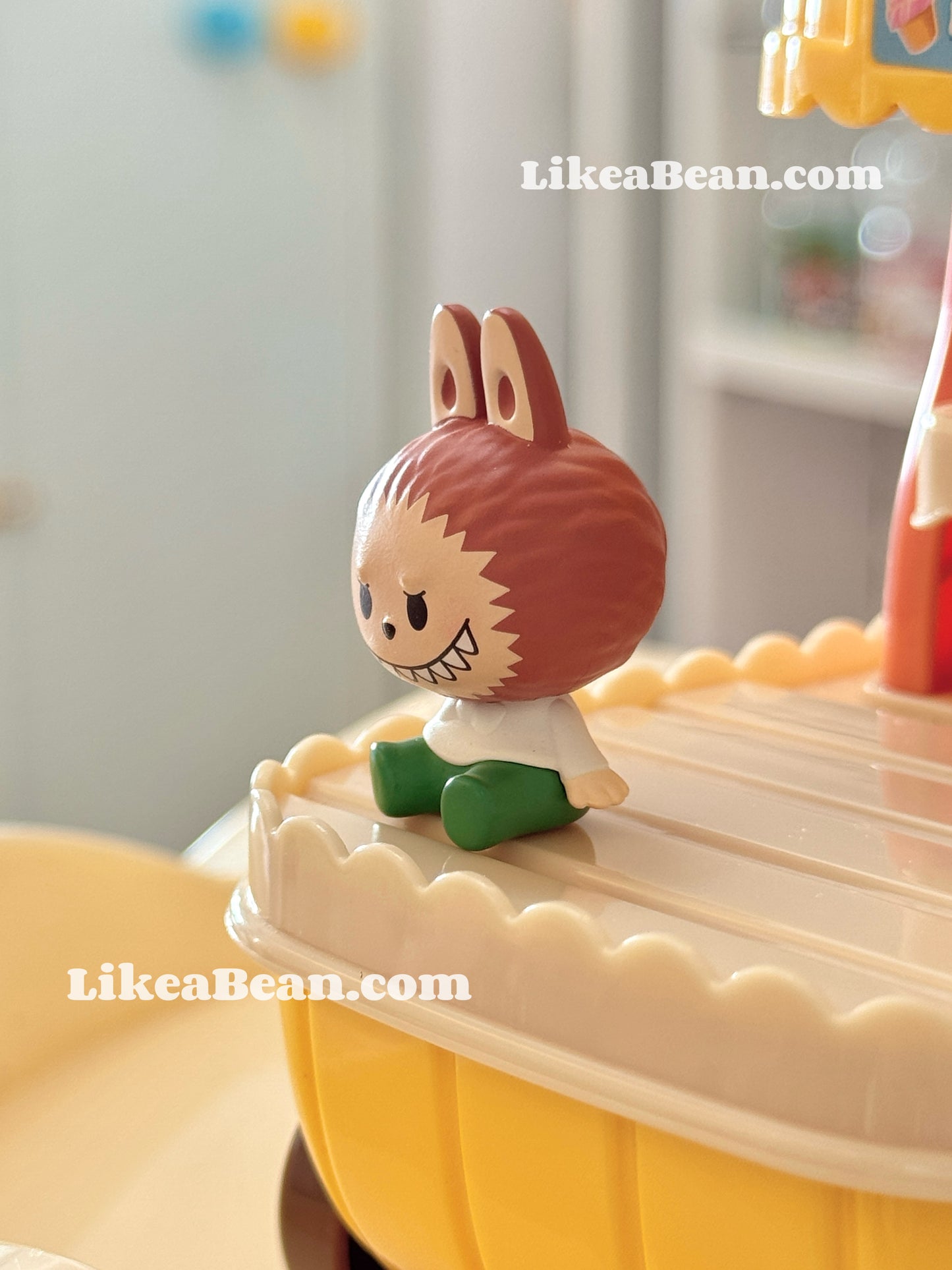 Pop Bean Sitting Baby Series - Labubu Adventurer