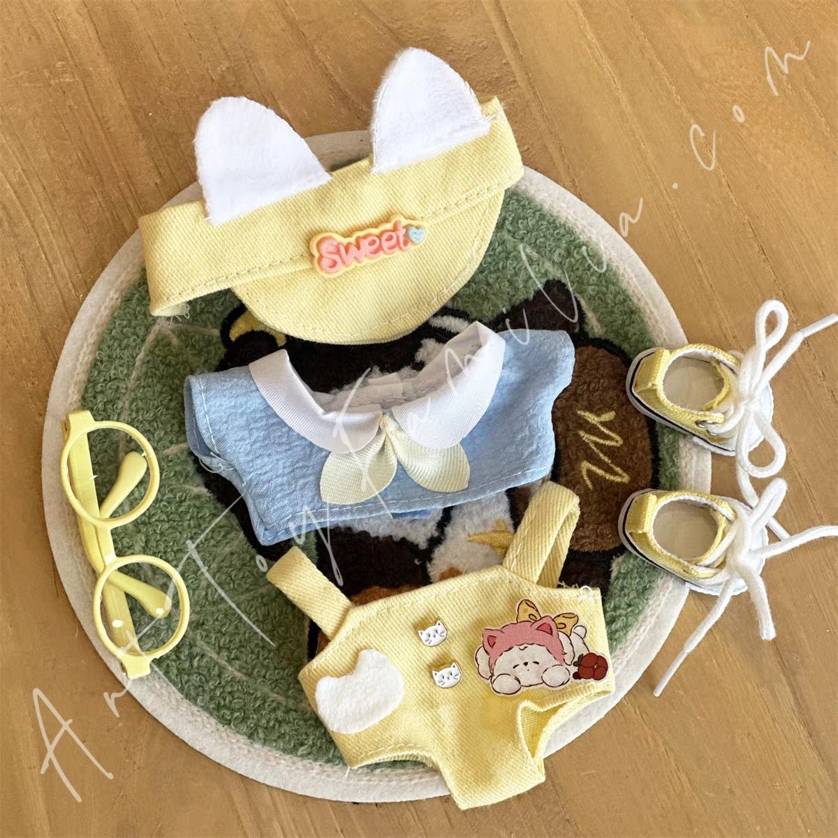 Art Toy Familia - Doll Cloth Sweet Buttercream Kitten Overalls Set - 001 Cloth Only No Doll